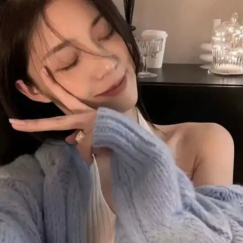 ins招桃花女生头像