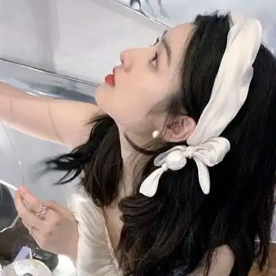 搞怪又超级可爱的甜美小姐姐头像
