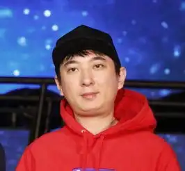 王思聪房祖名单独聚餐,身旁不见美女,网友有大事相商