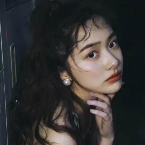 异性相处,女人不主动,聊天时却透露这些信号,也是喜欢你