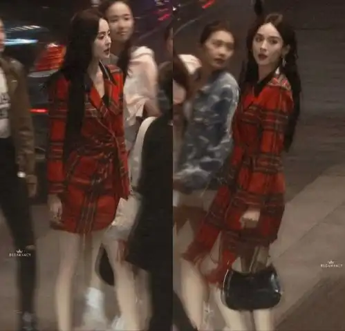 美女古力娜扎紧身牛仔裤配长靴纤细大长腿吸睛