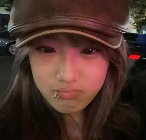 另类的星二代,19岁梧桐妹挑战新造型,小s女儿对她说出真实评价