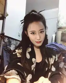 清华美女学霸研究生晒照颜值爆表偏靠才华