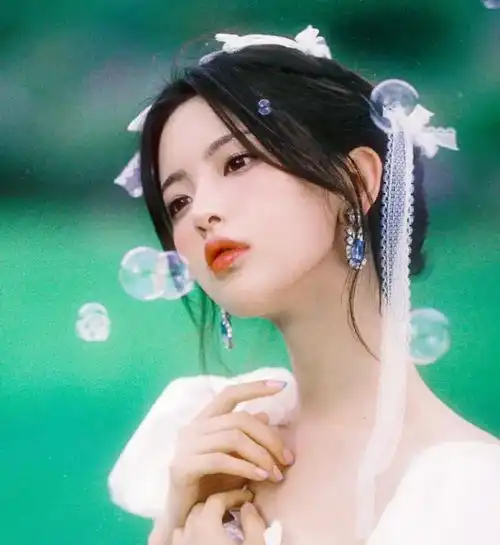 壁纸头像杨超越的建模脸yyds