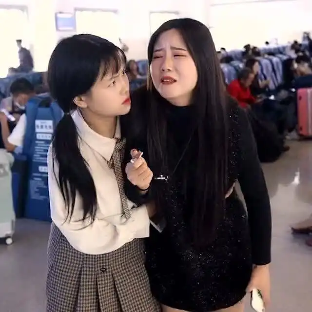 军嫂就是这样,隔三隔五的要经历生离死别,被美女的痴情感动了