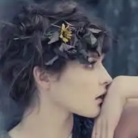 他松开我的手说来生分开走伤感欧美女生头像女生头像