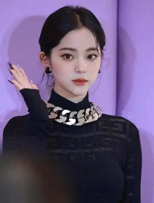 天才少女欧阳娜娜,演技被嘲风格逐渐网红,她到底该何去何从