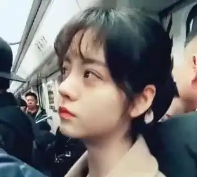 00后女孩火出圈用汉服还原四大名著美女,网友一眼万年