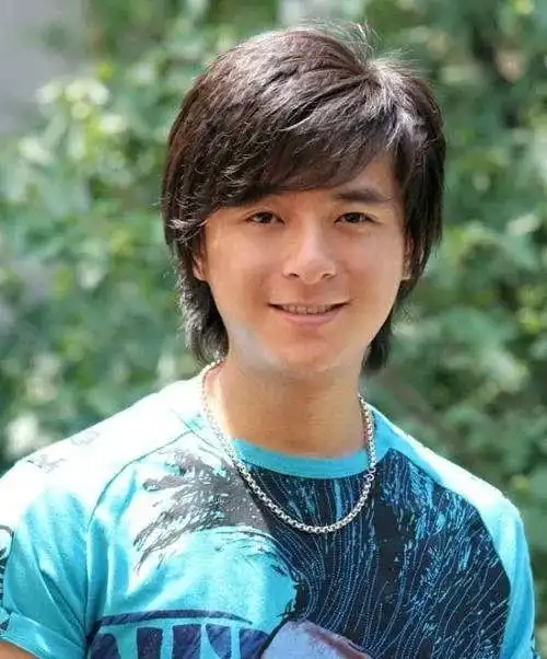 他19岁租300元房和汤唯同居,34岁高调示爱姜妍,如今中年未婚