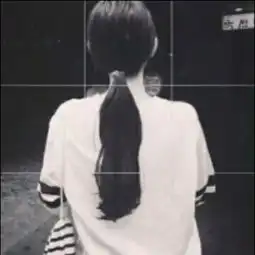 方格女生头像简约长发背影个性黑白