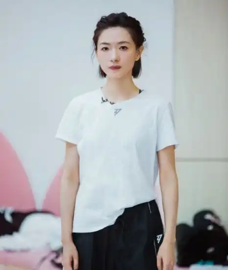 万茜工作室回应医学奇迹争议,半月无大碍的骨折确实很夸张