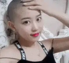 开心一刻公司聚餐跟女上司一起喝醉,一觉醒来后,发现床边的