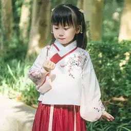 萌娃穿上中国风汉服做个温婉小淑女
