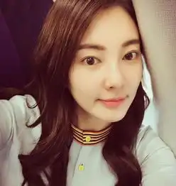 张雨绮晒自拍撒娇求哄皮肤光滑似少女美过林允