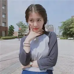 安静低调的女孩子自拍感情的事没有谁错谁对2