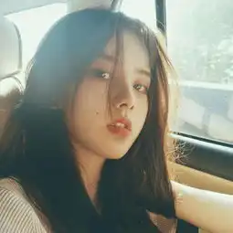 女生唯美有意境的头像,躲在你的怀里