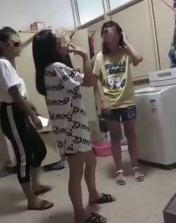 13岁女孩拒绝社会人遭霸凌,5女掌掴踢踹逼其喊大哥
