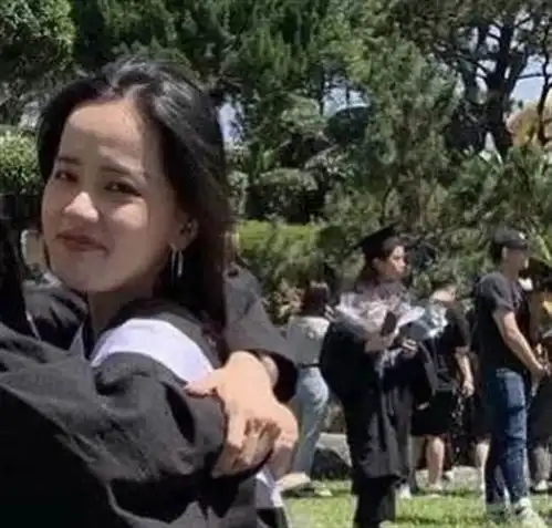 抖音第一美女直播滤镜突消失,真面目让网友崩溃
