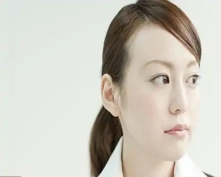 四位阿姨应聘保姆,每人切一个西瓜,只有最后一个阿姨符合标准