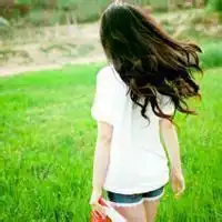 qq头像女生背影花丛草丛