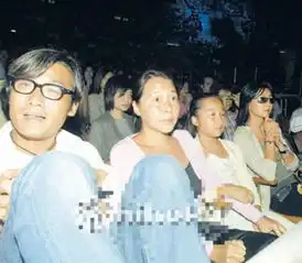 真假难辨是真的吗揭秘娱乐圈里那些红颜蓝颜至亲们