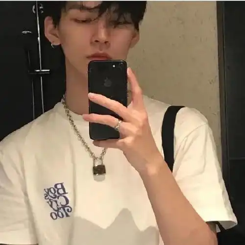 头像丨男生在所有怦然心动里你仍然拔得头筹