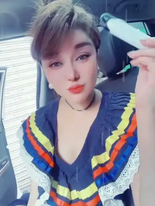 女人的底气永远都是才华与能力,不是那些幼稚的炫耀和一身的俗气