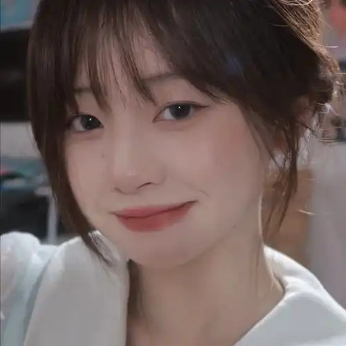 精选优质温柔小众好看的女生头像13
