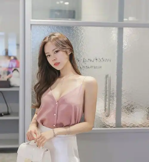 不倒翁小姐姐产后回归,感觉老了几岁,网友表示没有以前的感觉