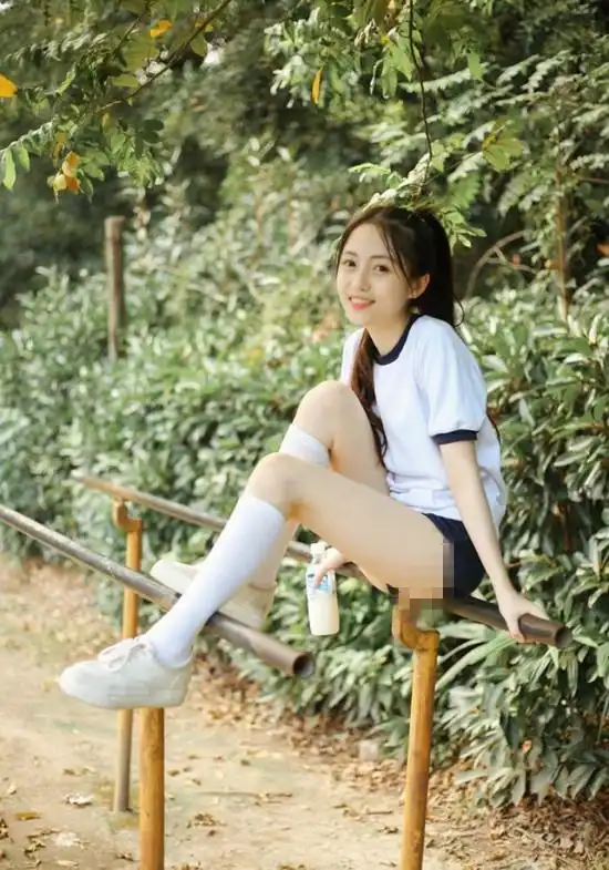 在泡妹子的时候,如何做到欲擒故众