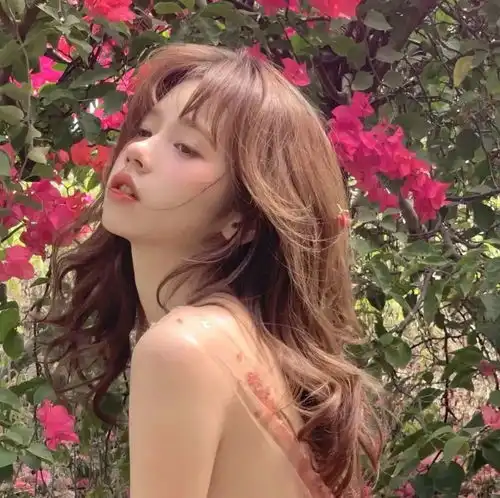 好看的夏季女生头像