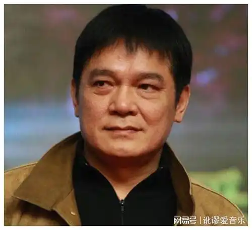 贾妮同居8年没名分,分手后嫁前任铁哥们,如今生活让人羡慕