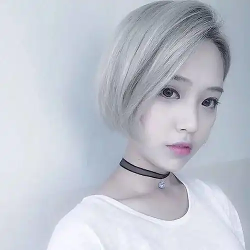 短发美女御姐范