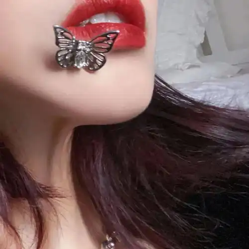 个性少女头像女朋友生气了应该怎么哄