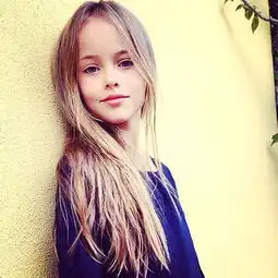 世界第一美少女9岁俄罗斯超模美貌惊艳