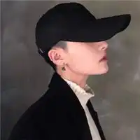 男生超酷戴帽子头像微信头像图片大全