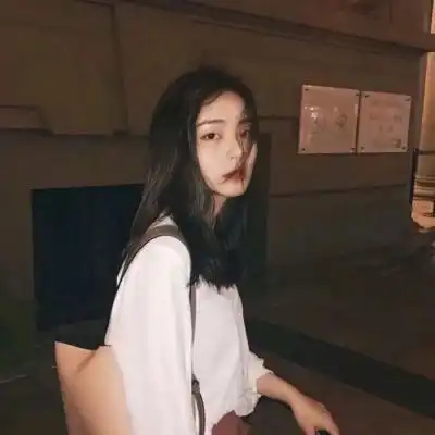 酷女孩头像冷漠真人特别好看的酷女孩图片