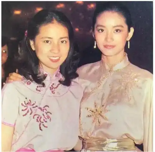 从伴舞女郎,到坐拥几十亿的龙嫂,林凤娇的手段有多狠