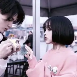 男票的qq小号都是用来干啥的这3点才是心里话,女生继续编