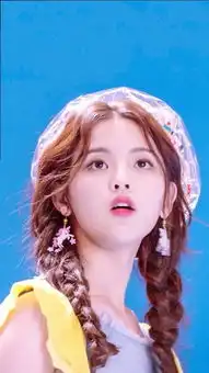 杨超越灯笼袖牛仔短裤清纯灵动颜值逆天,什么衣服穿起来都美