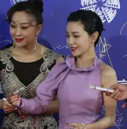 北影节闭幕式高清生图高龄女星集体脸僵,佟丽娅性感完胜全场