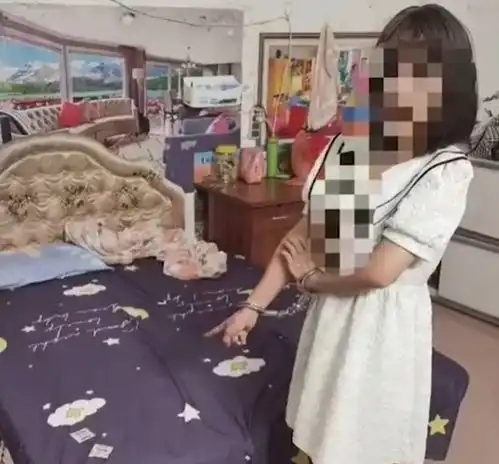长发妙龄女卖淫3次,民警抓到后震惊了,居然是个中年油腻男