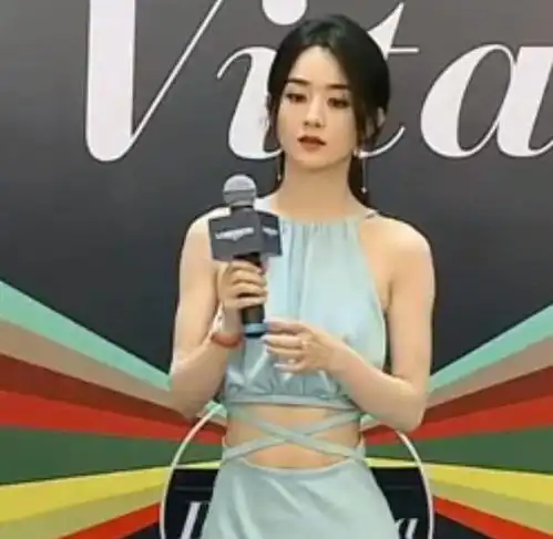 生图比精修图还美赵丽颖身材管理太让人佩服,小蛮腰真抢镜啊