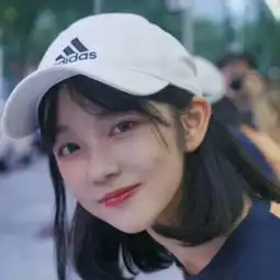求图中女孩名字谢谢
