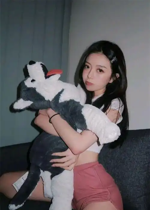 赵心童夺冠与女友合影,超高颜值比前女友惊艳,三人家世都不简单