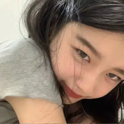 普通真人女生头像,简约而不失时尚