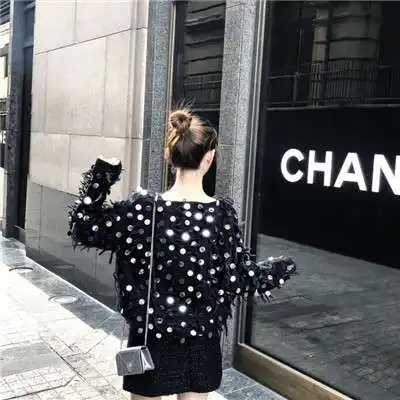 2018超拽帅气女生背影头像用自己喜欢的方式去过一生