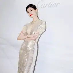 时尚芭莎倪妮的亮片裙一点都不好看