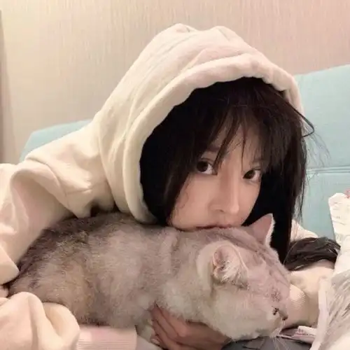 超温柔的女生头像你不要用很轻松的语气讲话然后自己偷偷哭