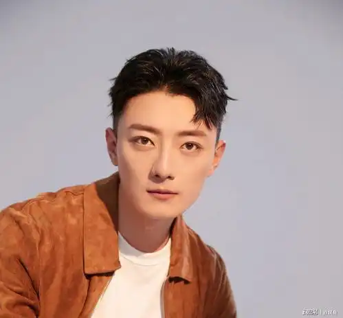曝苏小玎董璇分手后,男方恋上盐系小女友,网友再次心疼董璇